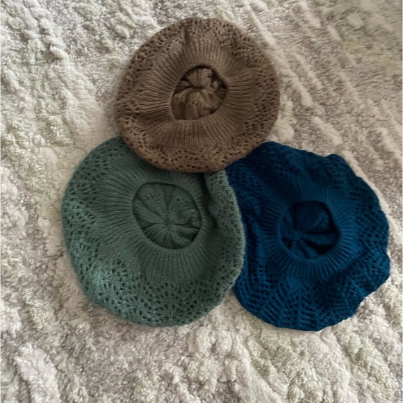 Set of 3 knit beanies - Picture 2 of 2